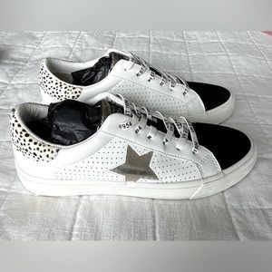 Vintage Havana Sneakers. Size 8.5. Never worn!